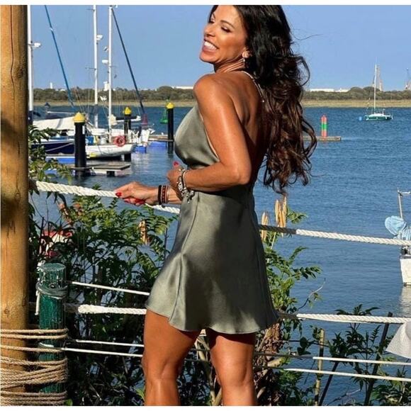 ZARA BLOGGER FAVORITE SATIN EFFECT MINI DRESS - Picture 4 of 10